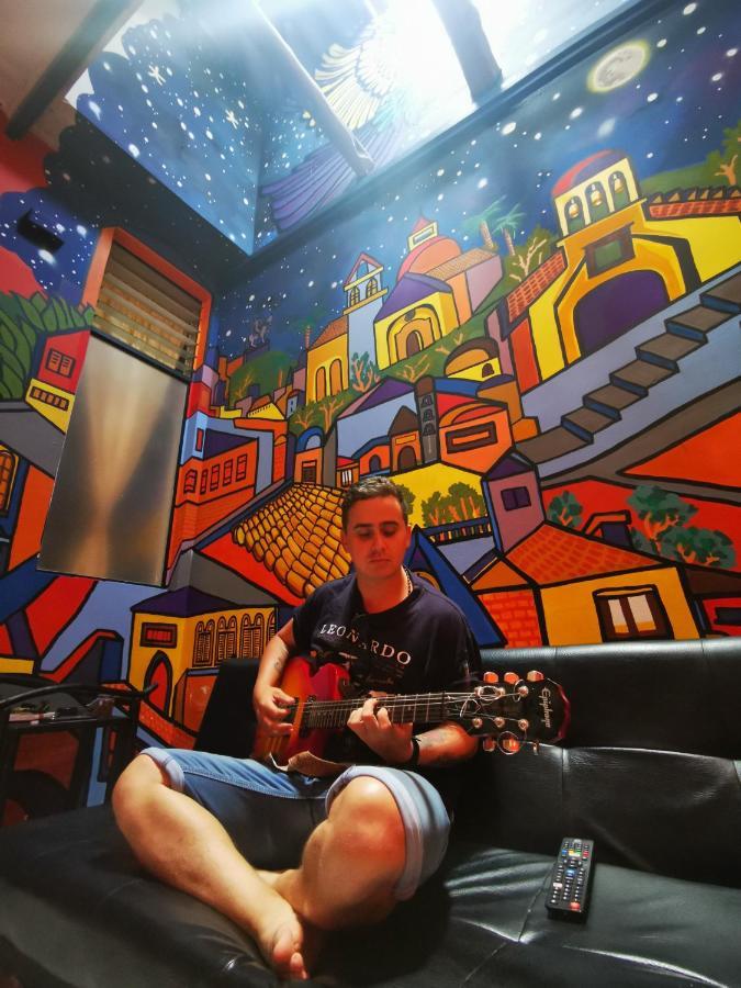Lienzo Hostel And Mural Art Museum Popayan Bagian luar foto