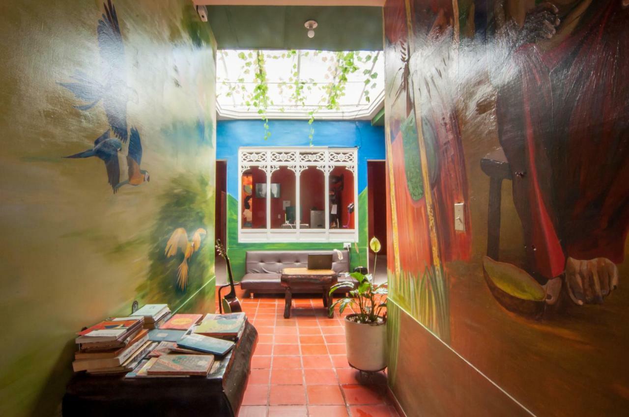 Lienzo Hostel And Mural Art Museum Popayan Bagian luar foto